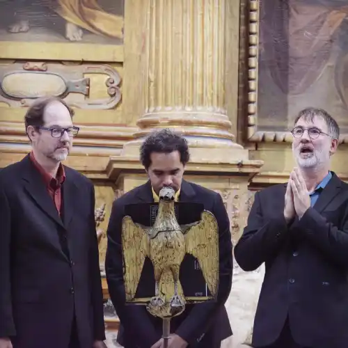 Les 3 chantres priant la vierge Les 3 chantres rigolos