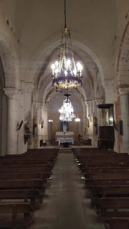 Intérieur d'église avant concert musique médiévale
